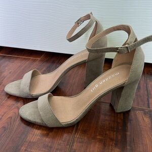Madden Girl chunk heel size 6.5
